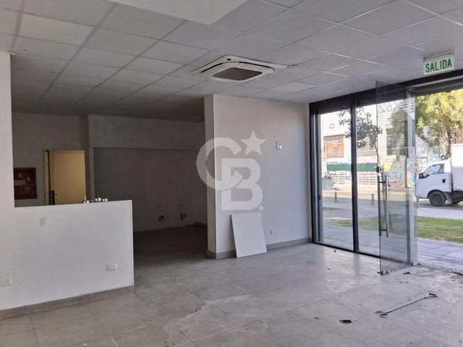 Local de 114 m2 Nataniel Cox - Santiago Centro