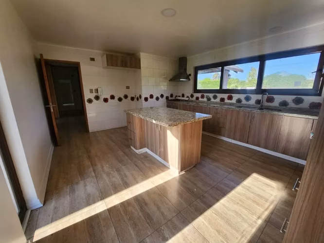 Se Vende Parcela Con 2 Casas En Comuna De Isla De Maipo