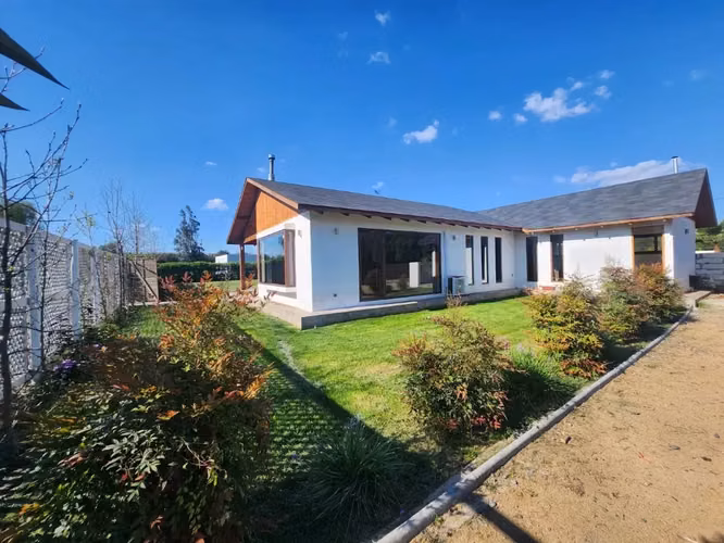 Se Vende Parcela Con 2 Casas En Comuna De Isla De Maipo