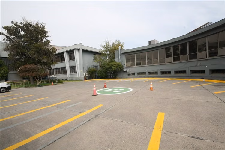 Amplio recinto de oficinas en el sector de Marathon, Ñuñoa
