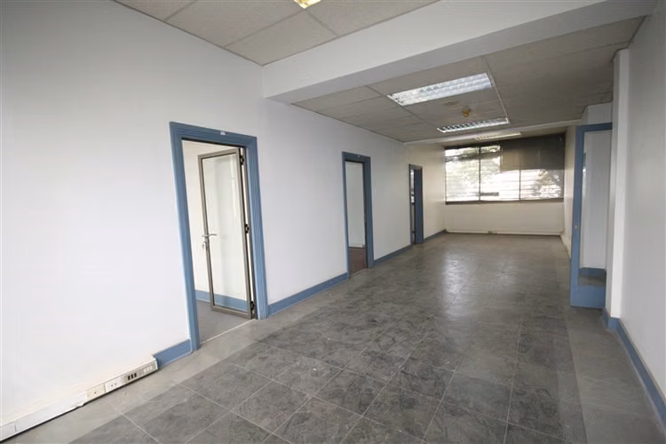 Amplio recinto de oficinas en el sector de Marathon, Ñuñoa