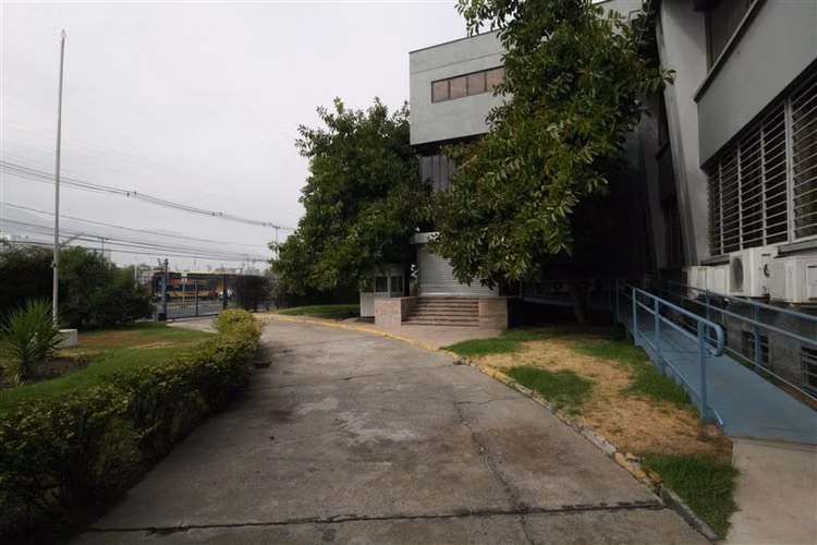 Amplio recinto de oficinas en el sector de Marathon, Ñuñoa
