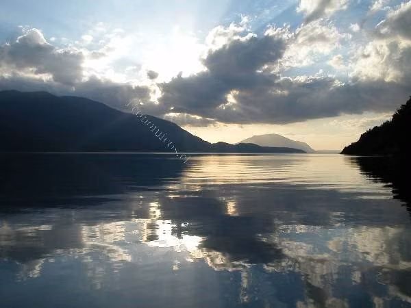 Parcela con vista privilegiada al Lago Riñihue - Imagen 3