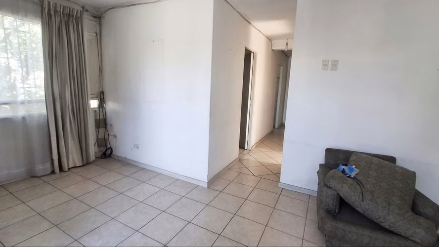 Casa con patio ideal para remodelar