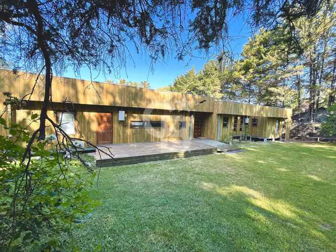 Casa en Rapel: Orilla del Lago y Muelle Privado