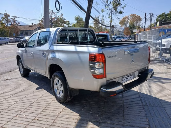 MITSUBISHI L200 2021