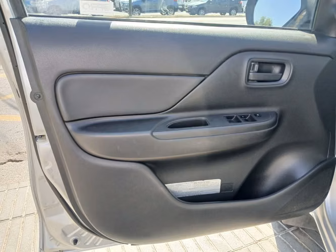 MITSUBISHI L200 2021