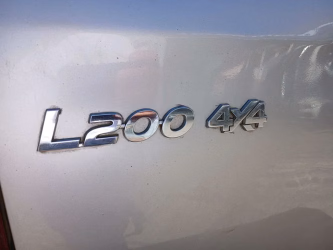 MITSUBISHI L200 2021