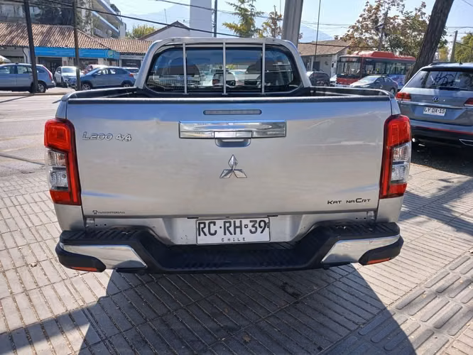 MITSUBISHI L200 2021