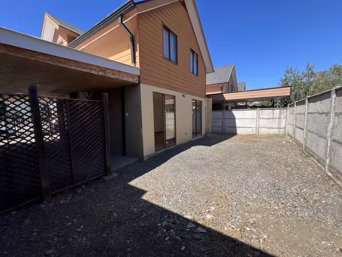 Vendo casa en villa Alonso de Ercilla, 3 domitorios, 3 baños, 2 estacionamientos