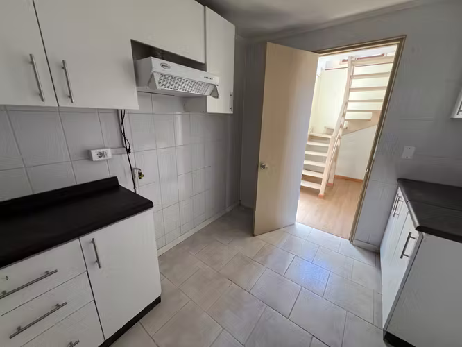Vendo casa en villa Alonso de Ercilla, 3 domitorios, 3 baños, 2 estacionamientos