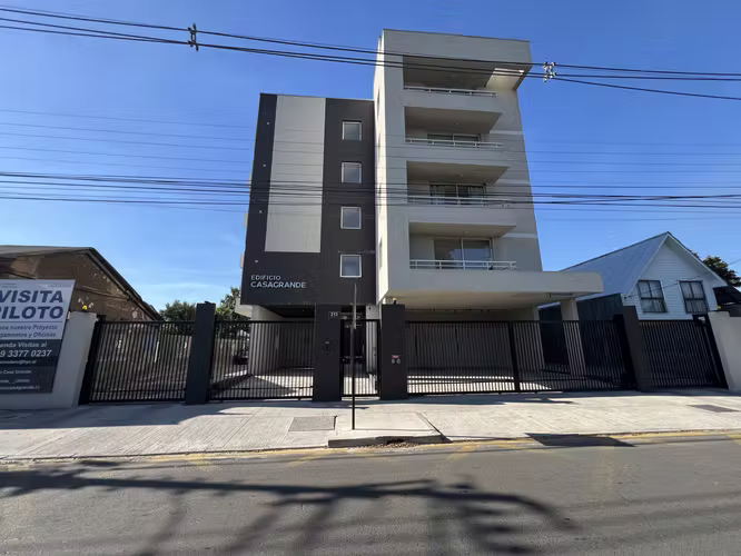 Arriendo amplio departamento, 1 dormitorio, 1 baño, con estacionamiento. Incluye gastos comunes