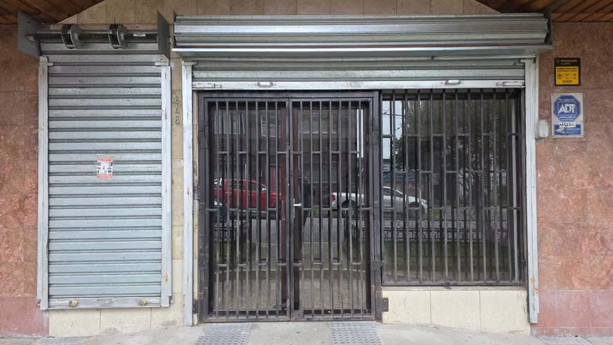 Amplio local comercial en Urmeneta  (157430)