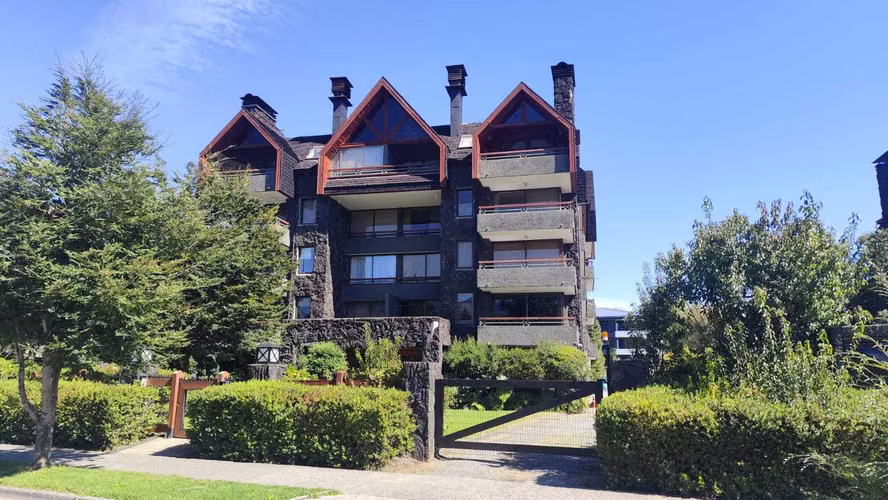 VENTA DEPTO 4D EDIFICIO LOS CERROS – PUCON (157460)