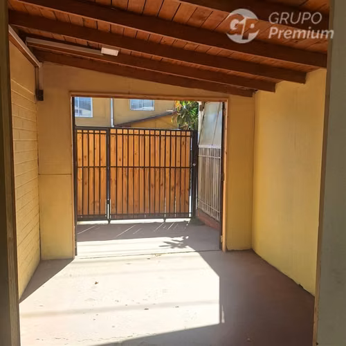 CASA 2D-1B EXCELENTE UBICACIÓN