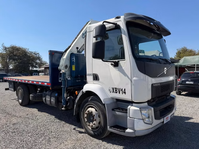 VOLVO VM  220 2015