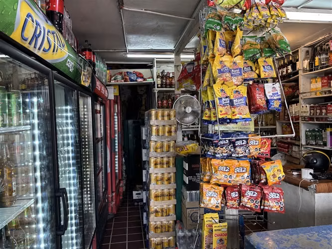 Locales Comerciales en venta con arriendos vigentes!