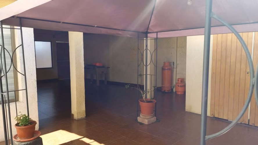 Casa amplia,luminosa sector Scuola Italiana, Tierra Viva s/muebles