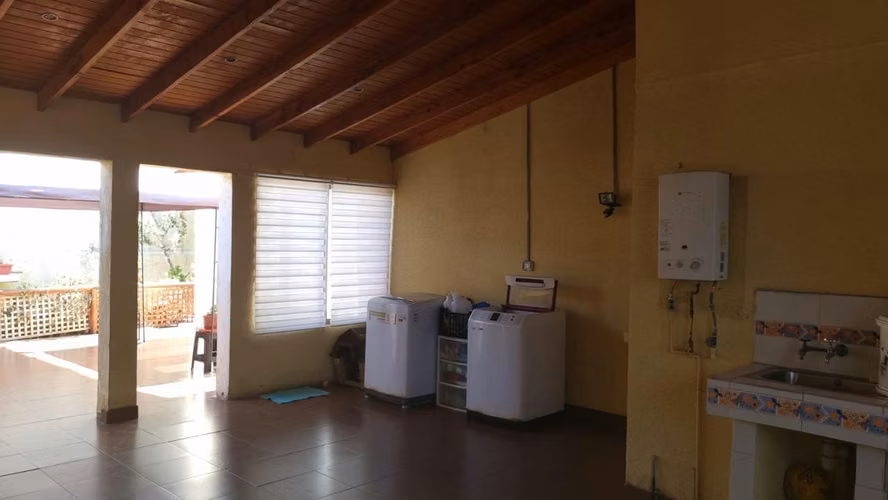 Casa amplia,luminosa sector Scuola Italiana, Tierra Viva s/muebles