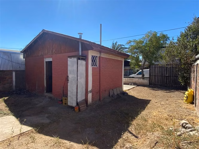 Casa en amplio terreno en La Pintana