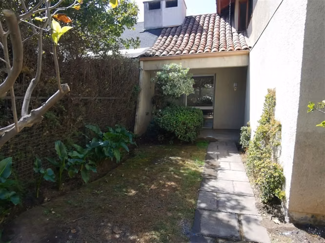 Casa en venta de 5 dorm. en La Reina
