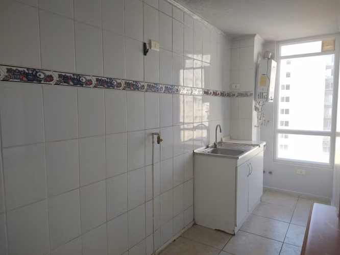 Rebajado!! Dp. Remodelado, 2D, 1B, 1 cuadra de Av. Carrascal