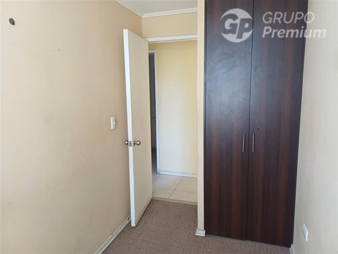 Dept. en arriendo de 3 dorm. en V. Alemana con estionamiento