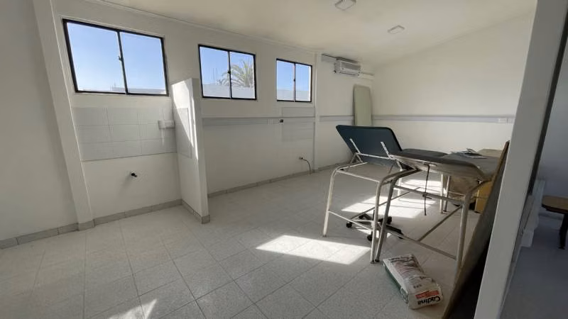 Local CLINICA DENTAL UBICACIÓN ESTRATEGICA