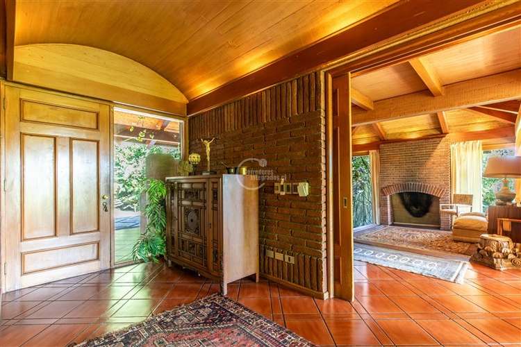 Casa en venta de 5 dorm. en Lo Barnechea - Imagen 2