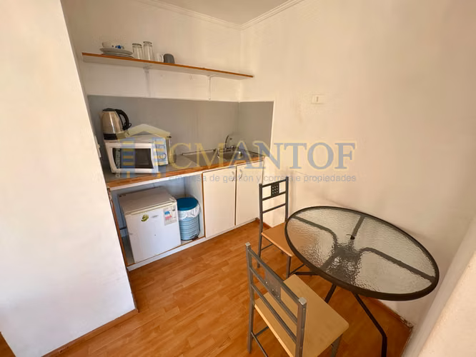 Arriendo Casa/hostal amoblada con 8 Dormitorios c/u con Baño Privado + Sala Estar, Mejillones