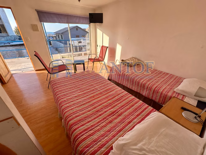 Arriendo Casa/hostal amoblada con 8 Dormitorios c/u con Baño Privado + Sala Estar, Mejillones