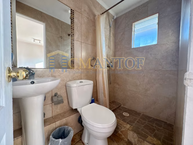 Arriendo Casa/hostal amoblada con 8 Dormitorios c/u con Baño Privado + Sala Estar, Mejillones