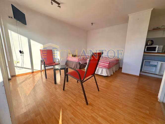 Arriendo Casa/hostal amoblada con 8 Dormitorios c/u con Baño Privado + Sala Estar, Mejillones
