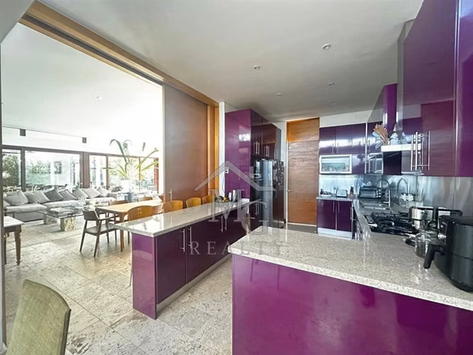 Casa en venta de 4 dorm. en Piedra Roja Colina