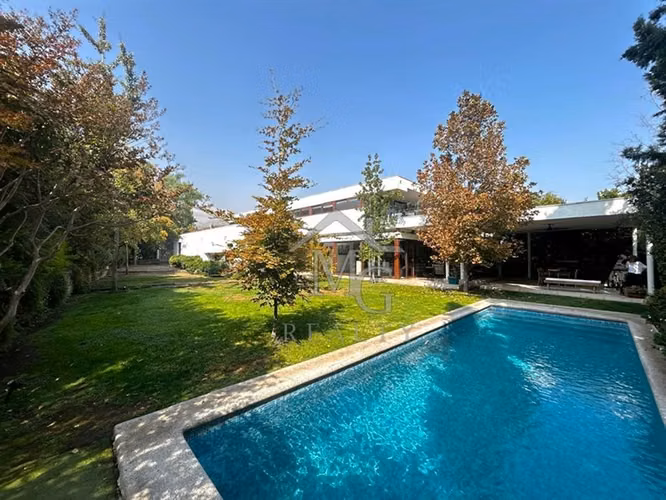 Casa en venta de 4 dorm. en Piedra Roja Colina
