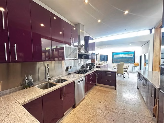 Casa en venta de 4 dorm. en Piedra Roja Colina