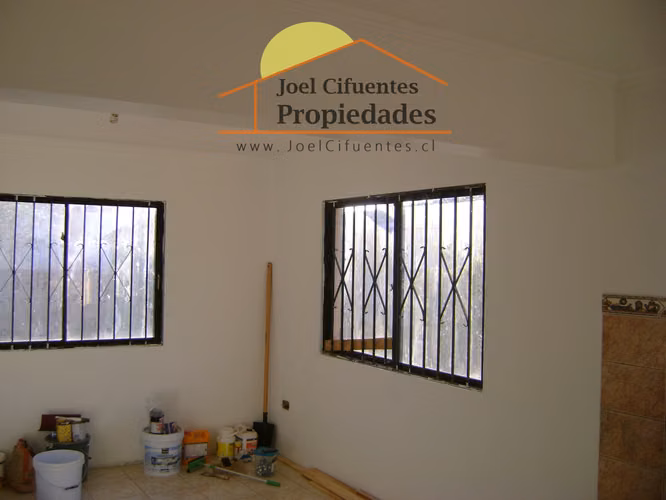 Amplia casa individual, 5 dormitorios, terreno de 530 mts2. Cod-2420