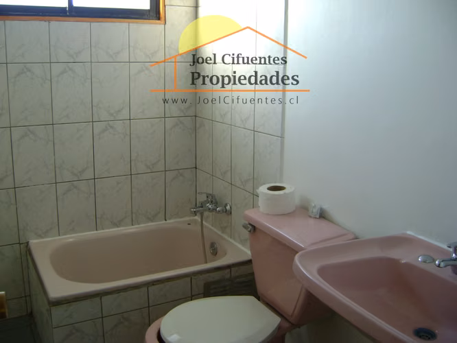 Amplia casa individual, 5 dormitorios, terreno de 530 mts2. Cod-2420