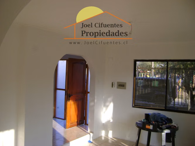 Amplia casa individual, 5 dormitorios, terreno de 530 mts2. Cod-2420
