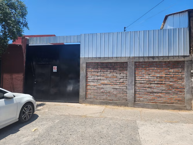 Se vende bodega o taller para uso comercial