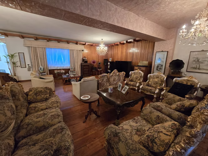 LA REINA ALTA: TERRENO 11.080 m2, CASA 800 m2. (SPM 800 m2) IDEAL INMOBILIARIA