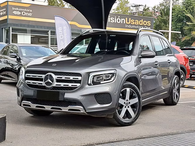 MERCEDES-BENZ GLB 200 2023