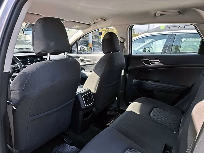 KIA SPORTAGE 2023 - Imagen 10