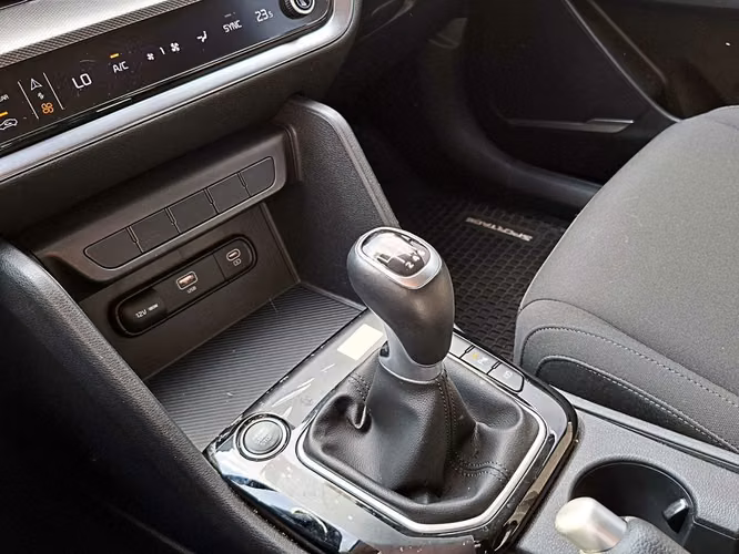KIA SPORTAGE 2023 - Imagen 16