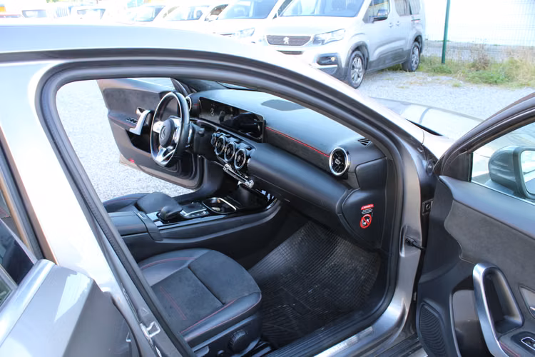 MERCEDES BENZ A200 DIÉSEL 2.0 2021
