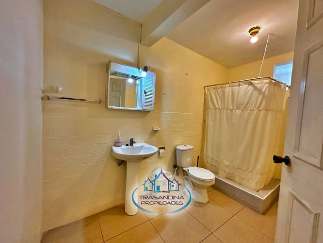 CASA Habitacional con 2 Locales Comerciales – Zona Central