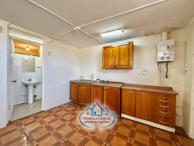 CASA Habitacional con 2 Locales Comerciales – Zona Central