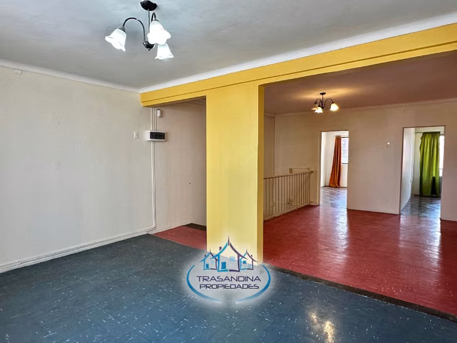 CASA Habitacional con 2 Locales Comerciales – Zona Central