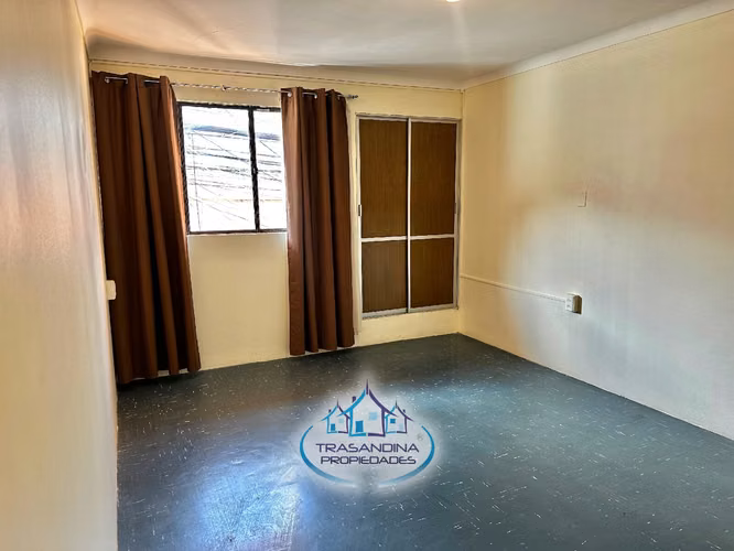 CASA Habitacional con 2 Locales Comerciales – Zona Central