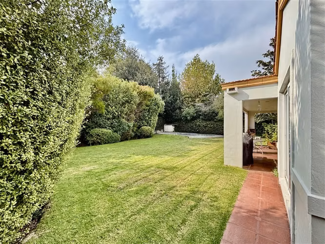 Casa en venta de 4 dorm. en Colina